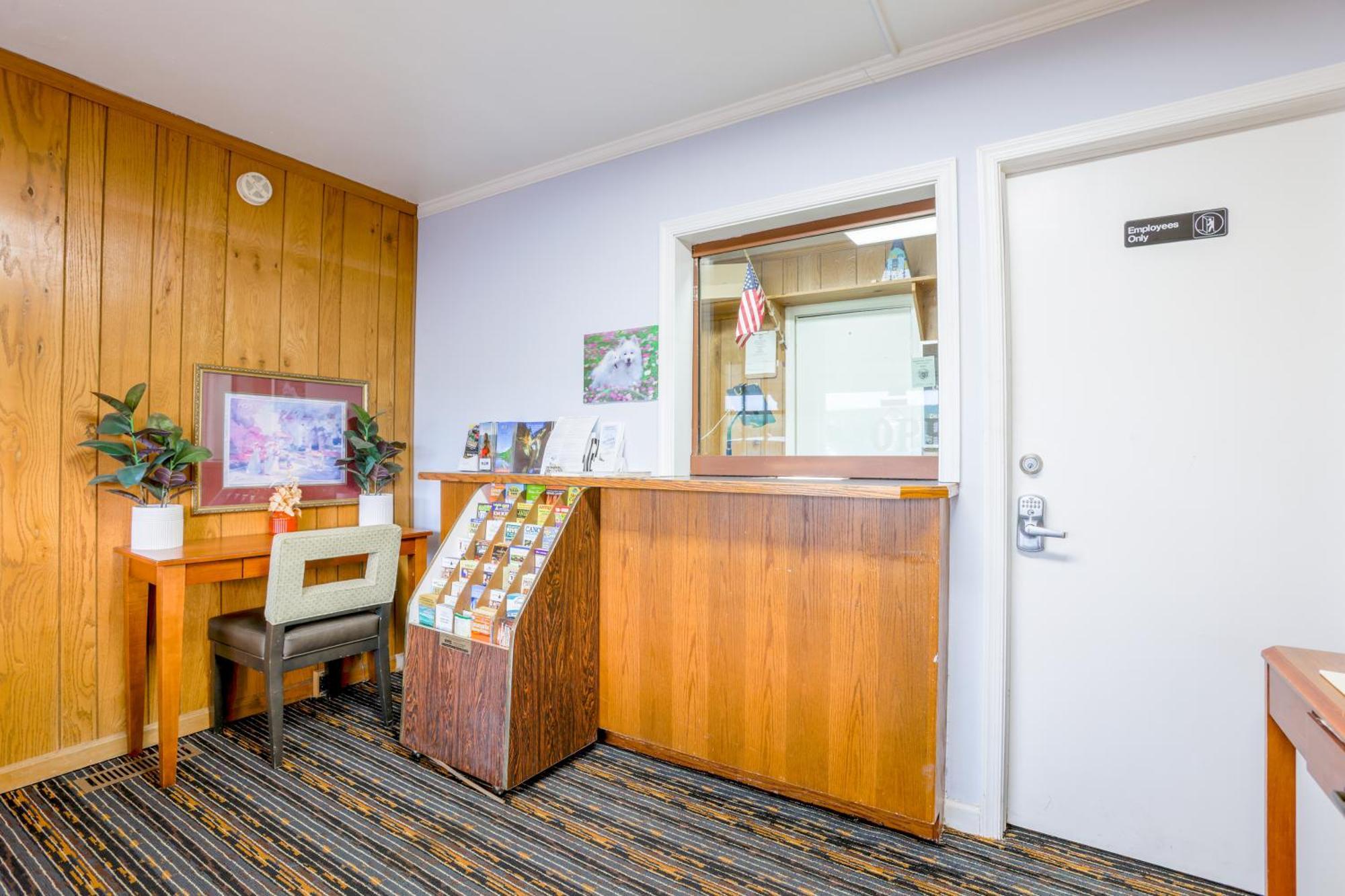 Relax Inn By Oyo Natural Bridge I-81 Exterior foto