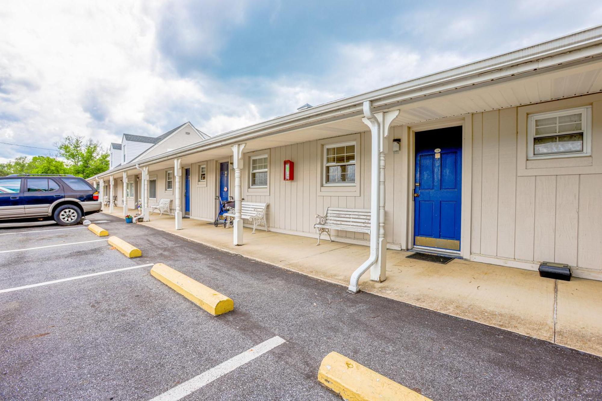 Relax Inn By Oyo Natural Bridge I-81 Exterior foto